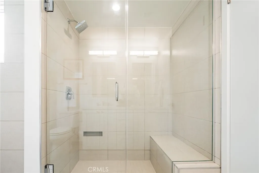 137 S Wilson Avenue 201, Pasadena, California 91106 home-pic-38