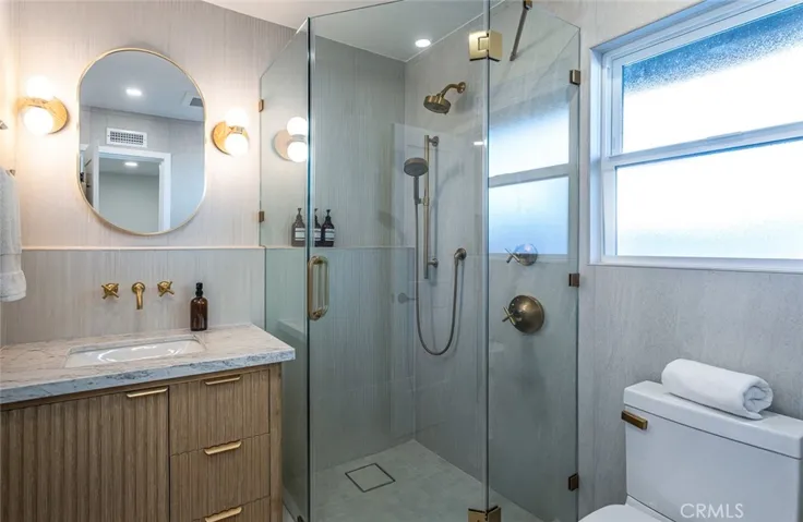 IN LAW PRIVATE BATH