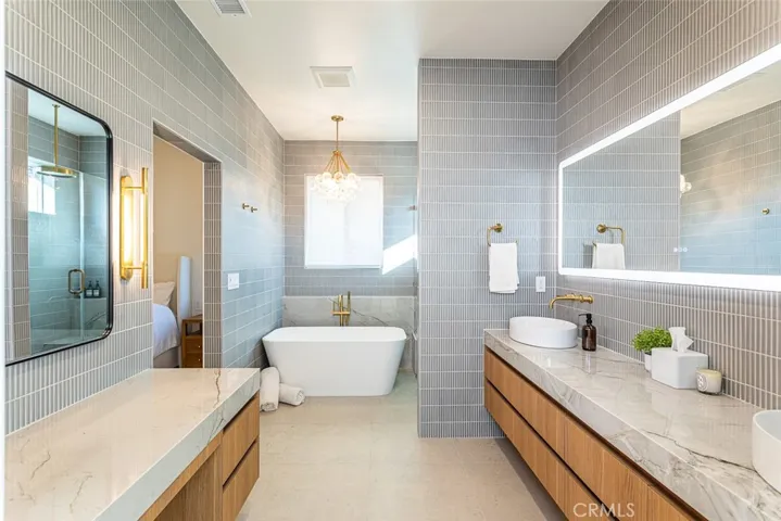 12592 Singing Wood Drive, Santa Ana, California 92705