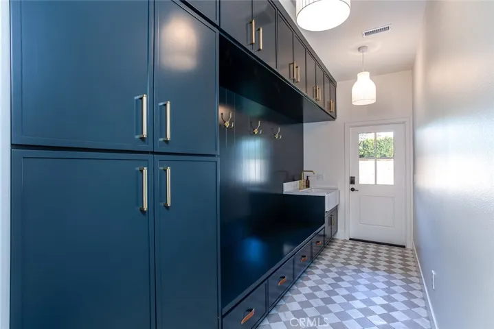 MUD ROOM