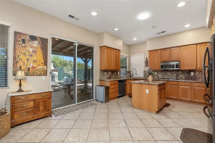 Dinette area and kitchen