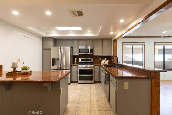 1130 Carob Court, Hemet, California 92545