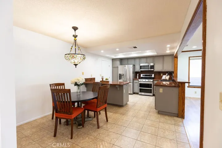 1130 Carob Court, Hemet, California 92545