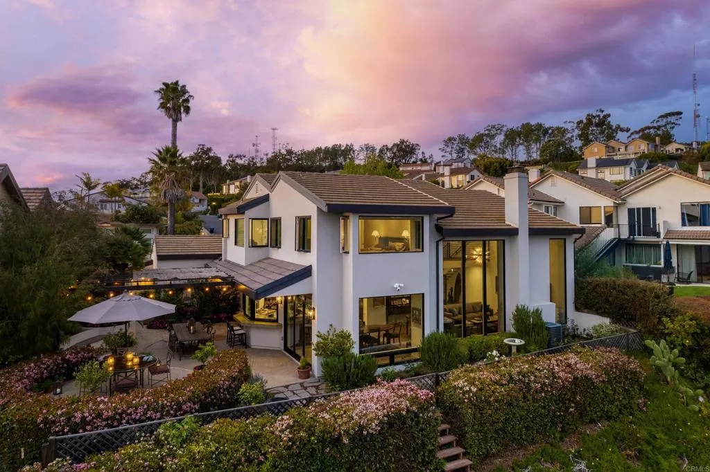 2025 El Caminito Canario, La Jolla, California 92037 home-pic-0