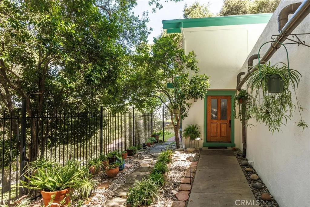 2015 Alturas Road, Atascadero, California 93422 home-pic-35