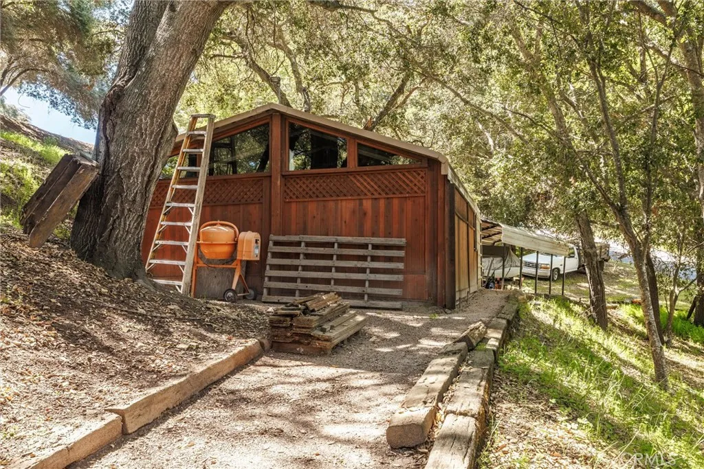 2015 Alturas Road, Atascadero, California 93422 home-pic-31