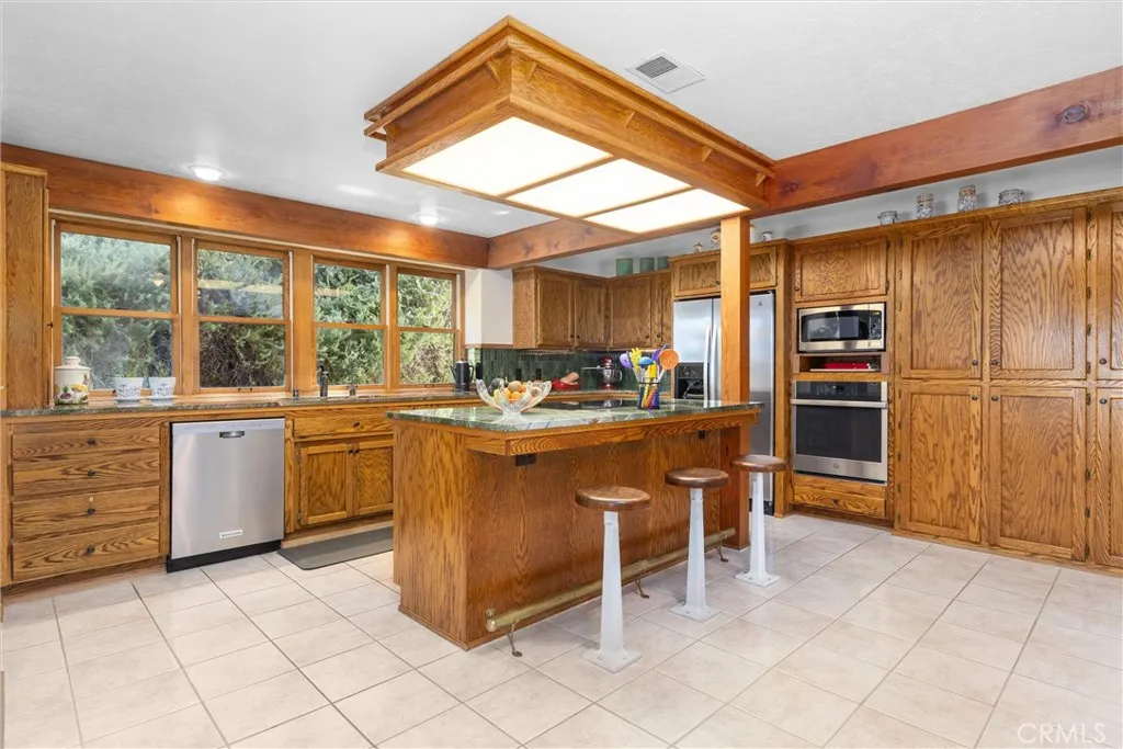 2015 Alturas Road, Atascadero, California 93422 home-pic-15