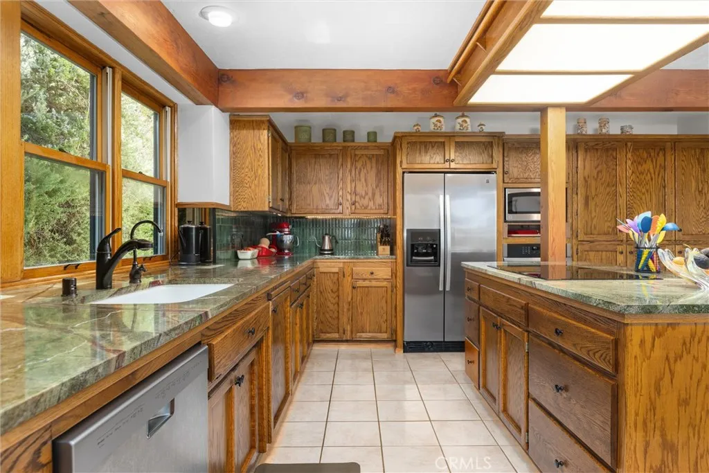 2015 Alturas Road, Atascadero, California 93422 home-pic-16