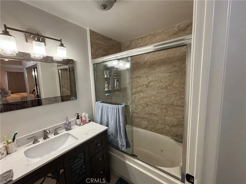 18347 Saticoy Street 35, Reseda, California 91335 home-pic-19