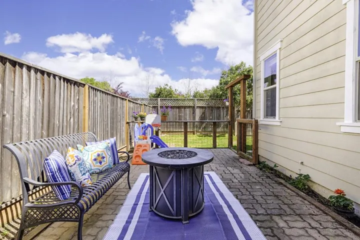 4015 Agassi Dr Drive, Santa Rosa, California 95407