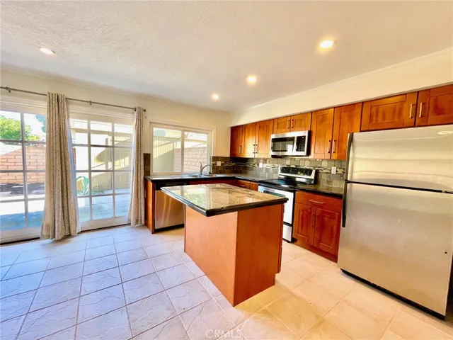 10296 Colombia River Court, Fountain Valley, California 92708