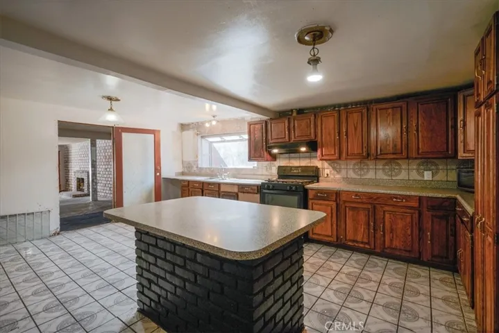 11988 Pepper Street, Bloomington, California 92316
