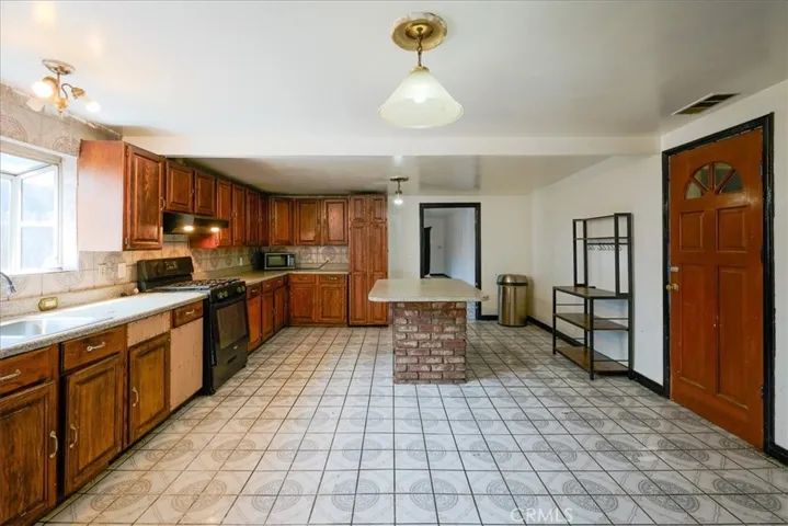 11988 Pepper Street, Bloomington, California 92316