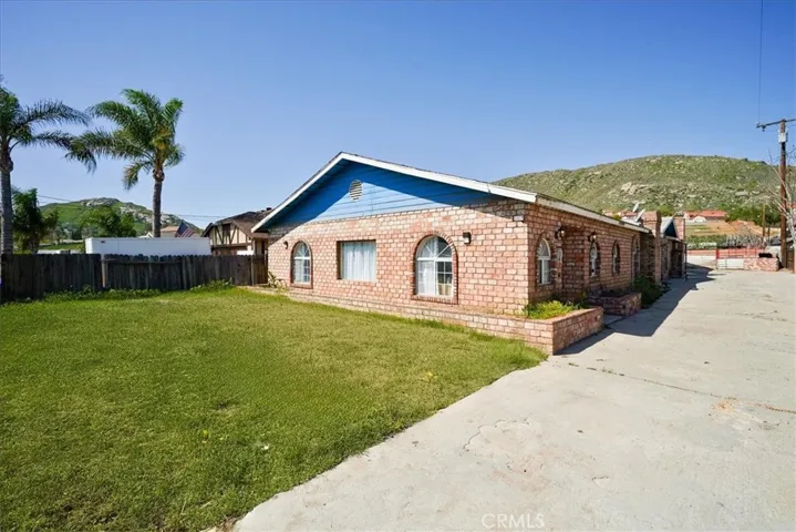 11988 Pepper Street, Bloomington, California 92316