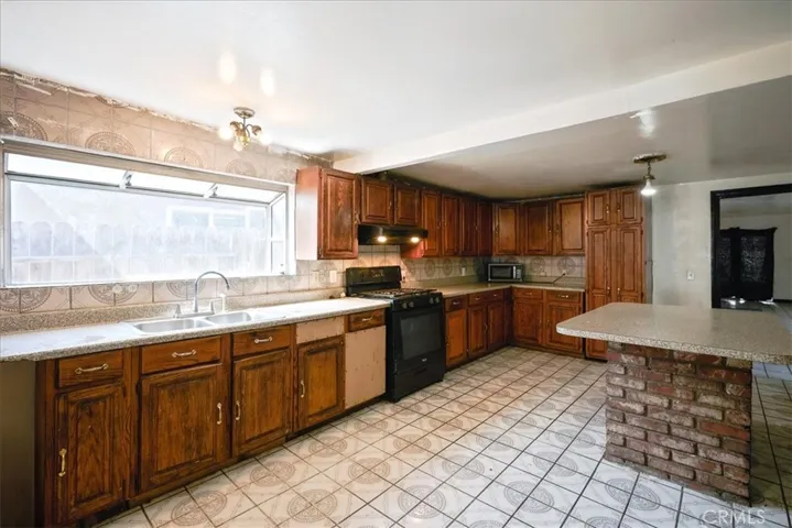 11988 Pepper Street, Bloomington, California 92316