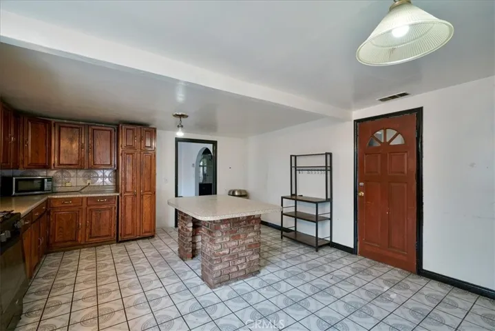 11988 Pepper Street, Bloomington, California 92316