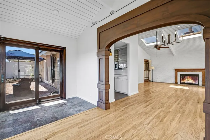 Wonderful sunroom/office/den with views from all 3 walls of glass