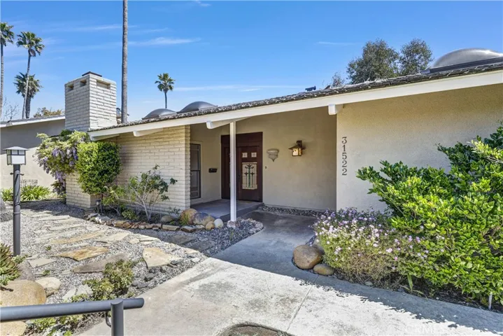 Mid-Century Modern Bungalow perch at the highest point in Laguna Niguel with sweeping view from Saddleback Mountain to the Pacific Ocean Coastline