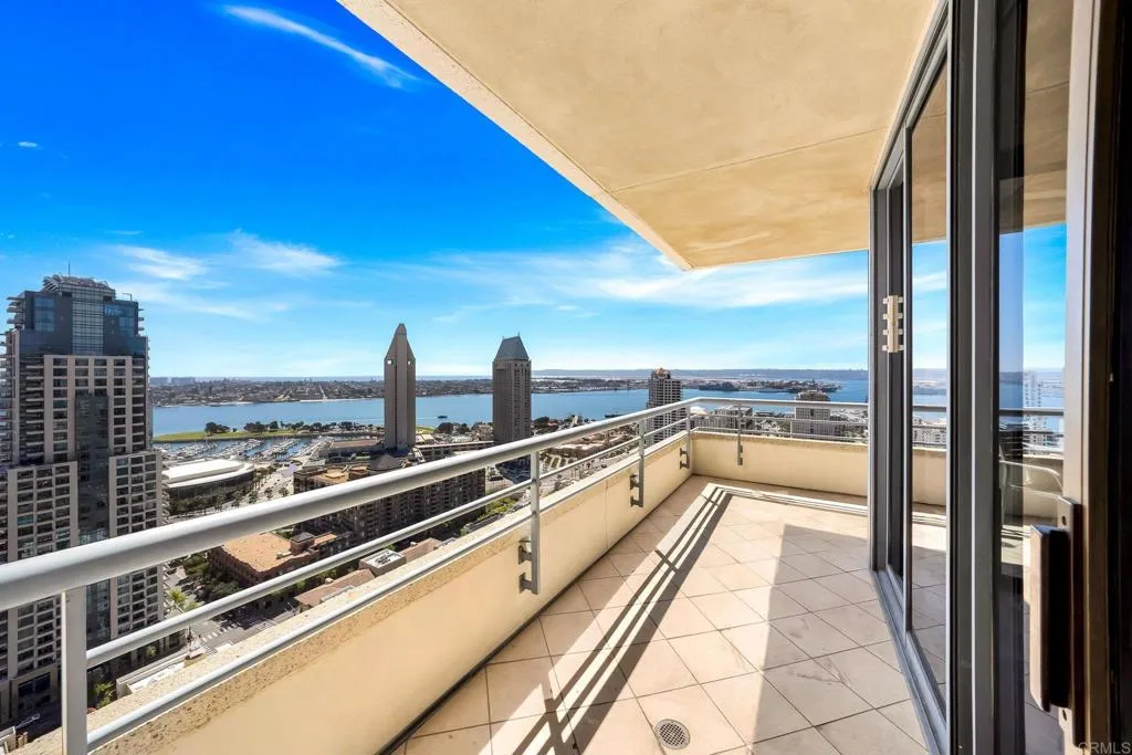 700 Front Street 2501, San Diego, California 92101 home-pic-28