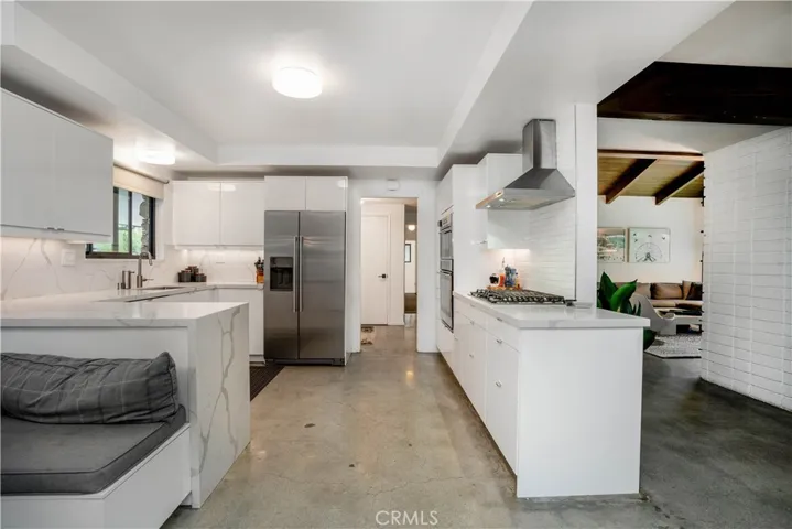 22335 Tiara Street, Woodland Hills, California 91367