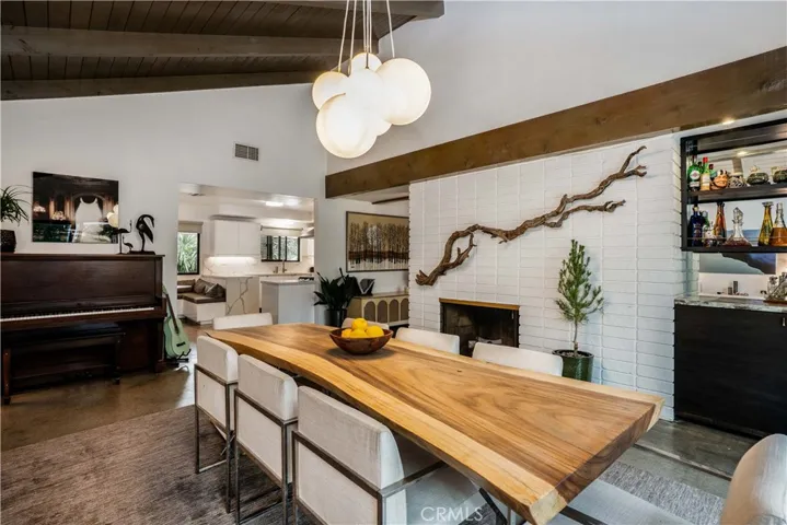 22335 Tiara Street, Woodland Hills, California 91367