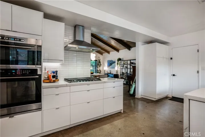 22335 Tiara Street, Woodland Hills, California 91367