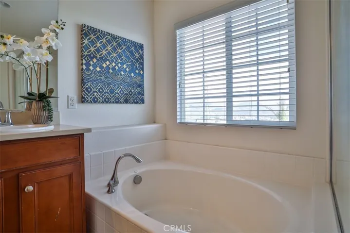 Soaking tub