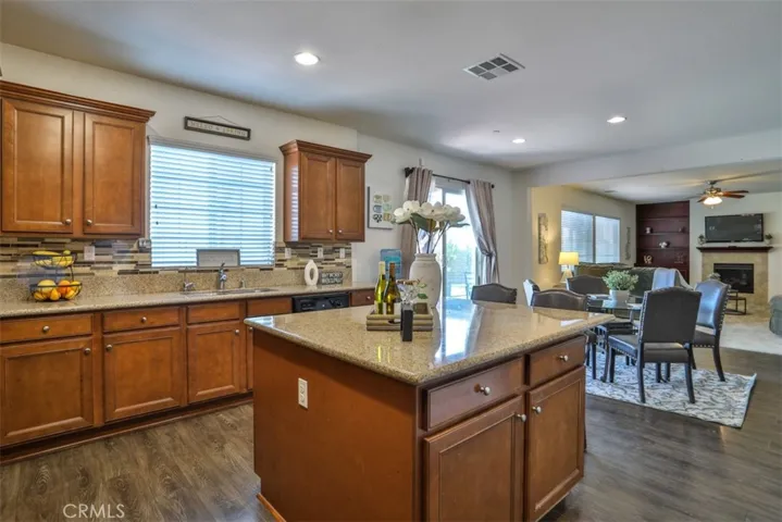 Kitchen with center island