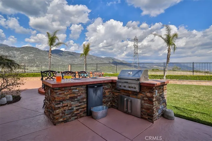 5461 N Pinnacle Lane, San Bernardino, California 92407