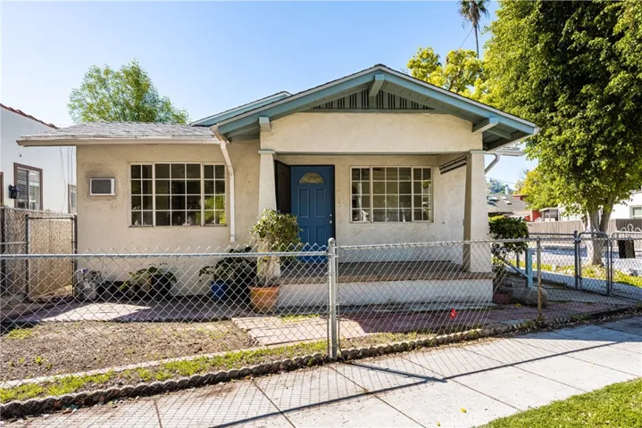 701 El Centro