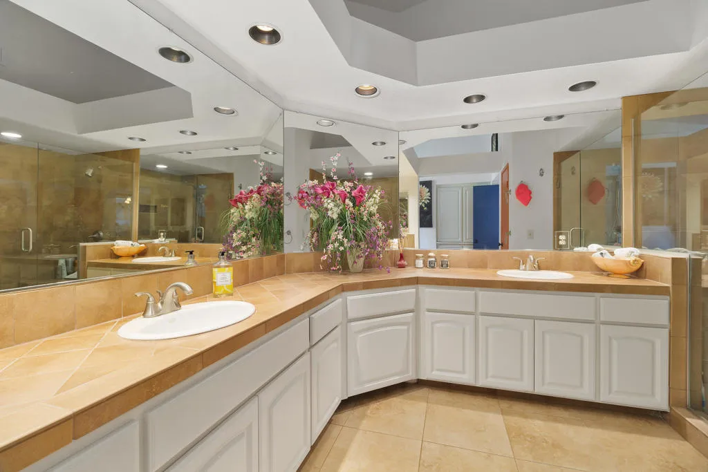 141 Desert Falls Circle, Palm Desert, California 92211 home-pic-19