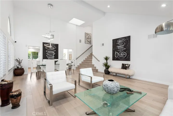 24762 Via Pradera, Calabasas, California 91302, 4 Bedrooms Bedrooms, ,3 BathroomsBathrooms,Residential,For Sale,VIA PRADERA,SR25046993