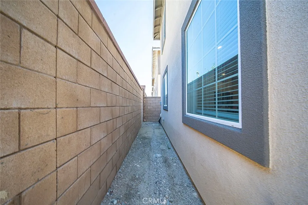 16584 Poppy Seed Lane, Fontana, California 92336 home-pic-32