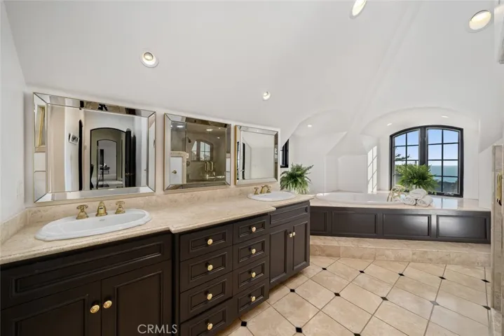 612 Exeter Lane, Cambria, California 93428