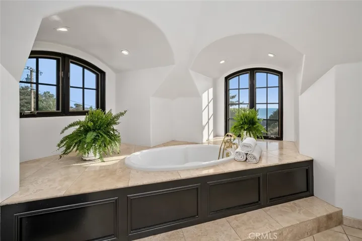 612 Exeter Lane, Cambria, California 93428