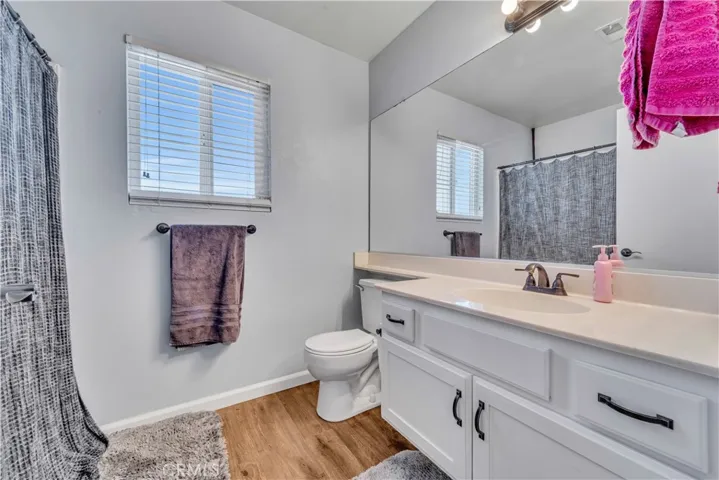 2525 Summerchase Avenue, Rosamond, California 93560