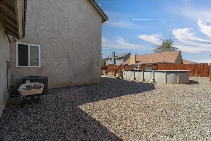 2525 Summerchase Avenue, Rosamond, California 93560
