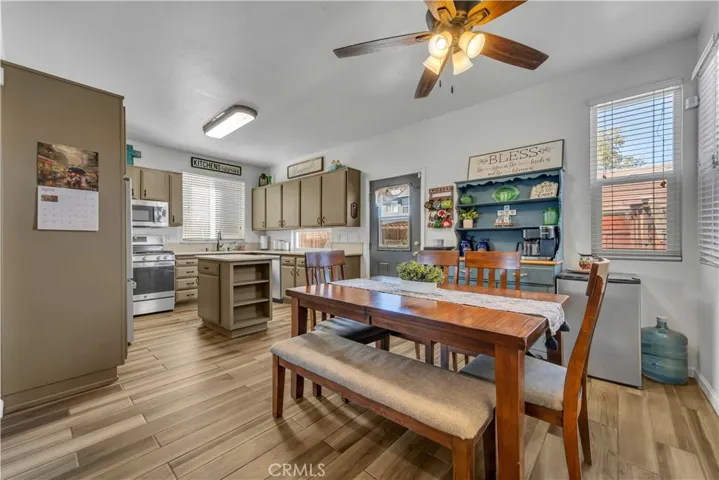 2525 Summerchase Avenue, Rosamond, California 93560