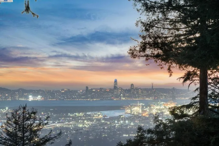 5550 Fernhoff Road, Oakland, California 94619