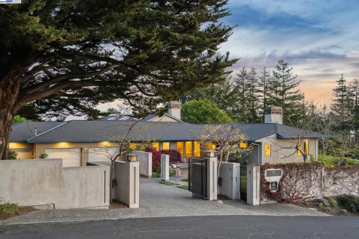 5550 Fernhoff Road, Oakland, California 94619