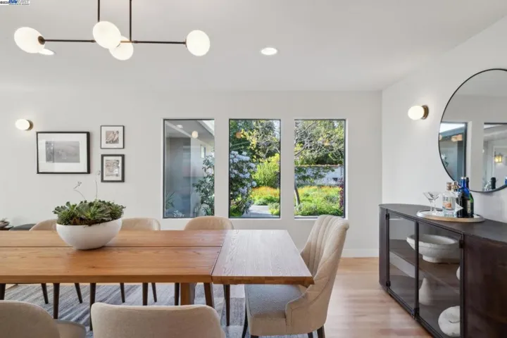 5550 Fernhoff Road, Oakland, California 94619