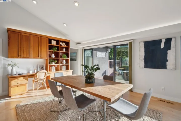 5550 Fernhoff Road, Oakland, California 94619