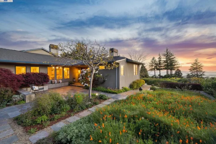 5550 Fernhoff Road, Oakland, California 94619