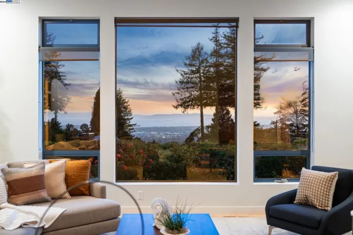 5550 Fernhoff Road, Oakland, California 94619