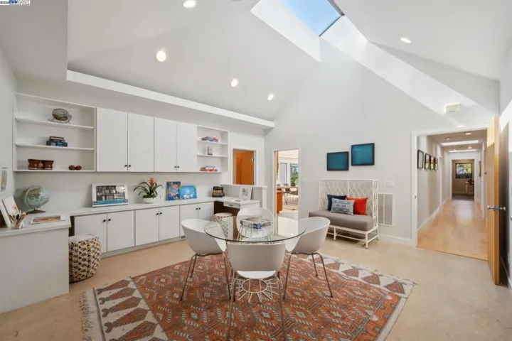 5550 Fernhoff Road, Oakland, California 94619