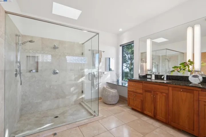 5550 Fernhoff Road, Oakland, California 94619