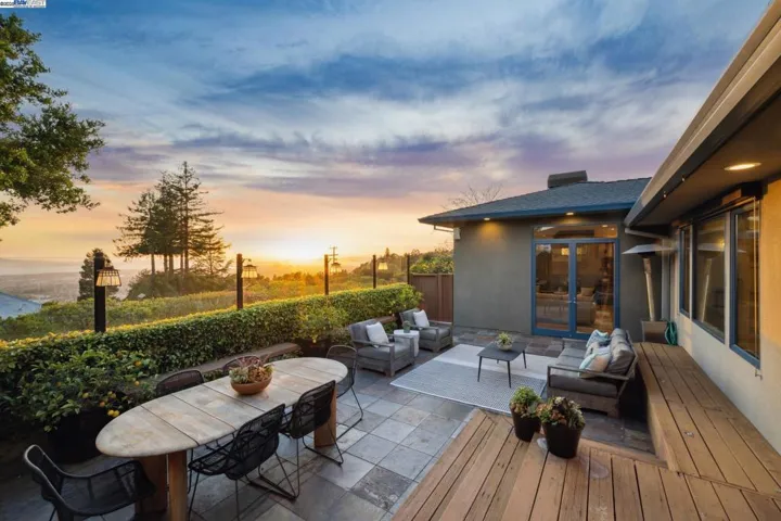 5550 Fernhoff Road, Oakland, California 94619