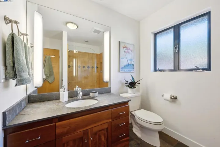 5550 Fernhoff Road, Oakland, California 94619