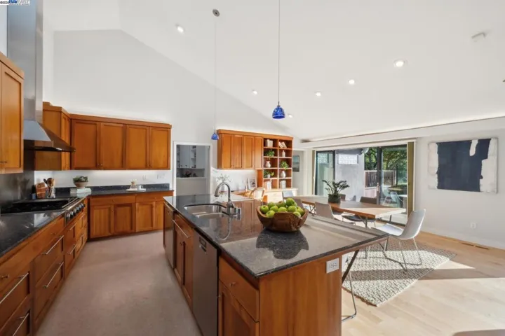 5550 Fernhoff Road, Oakland, California 94619