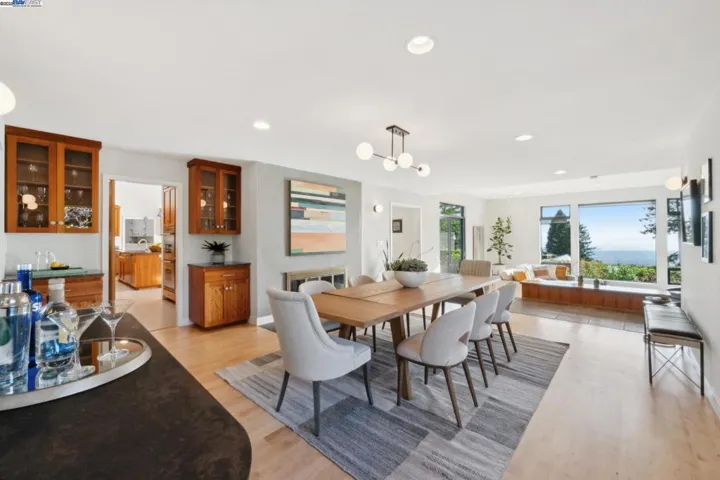 5550 Fernhoff Road, Oakland, California 94619